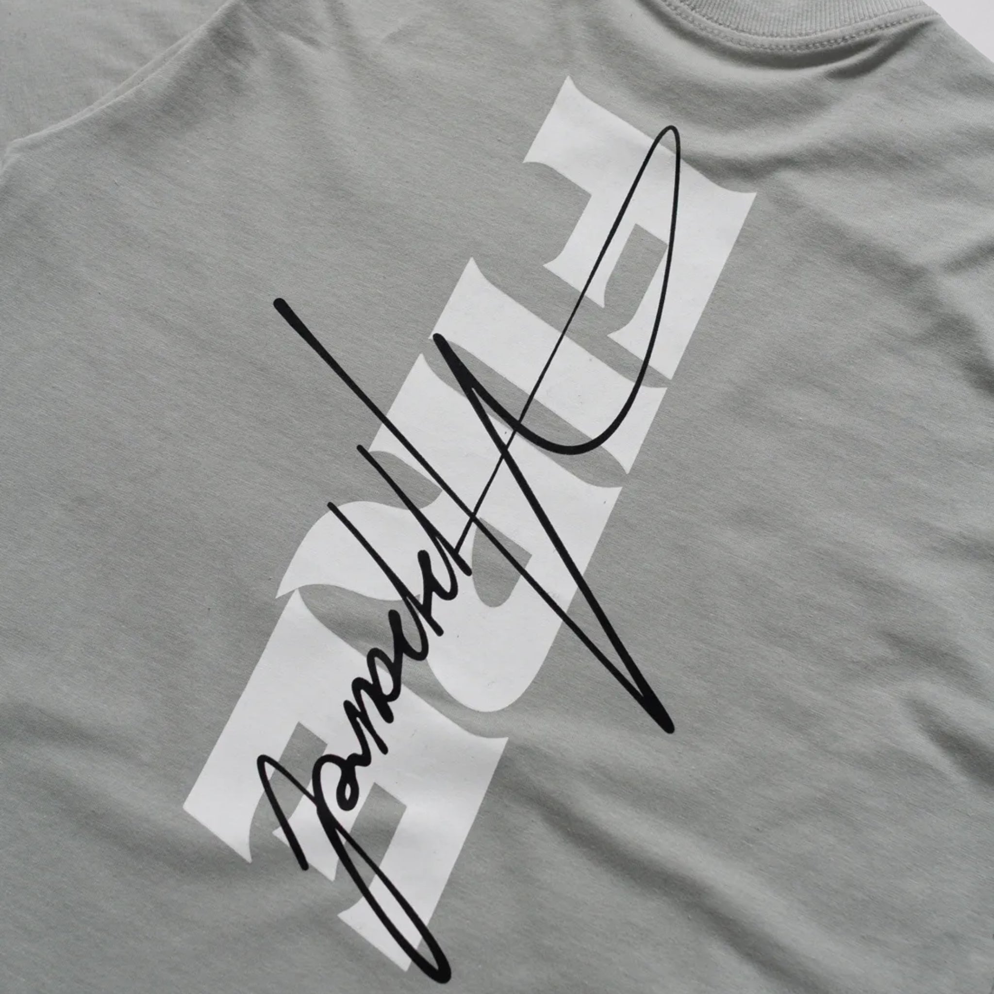 Camiseta Fire Signature Cinza