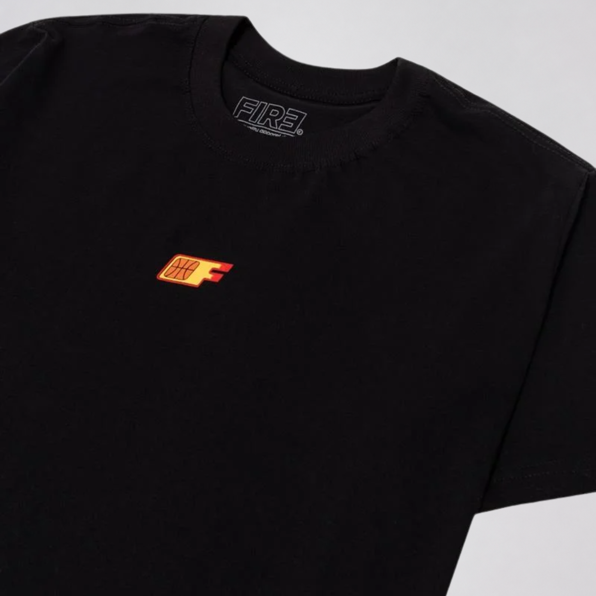 CAMISETA BÁSICA RETRO BASKA
