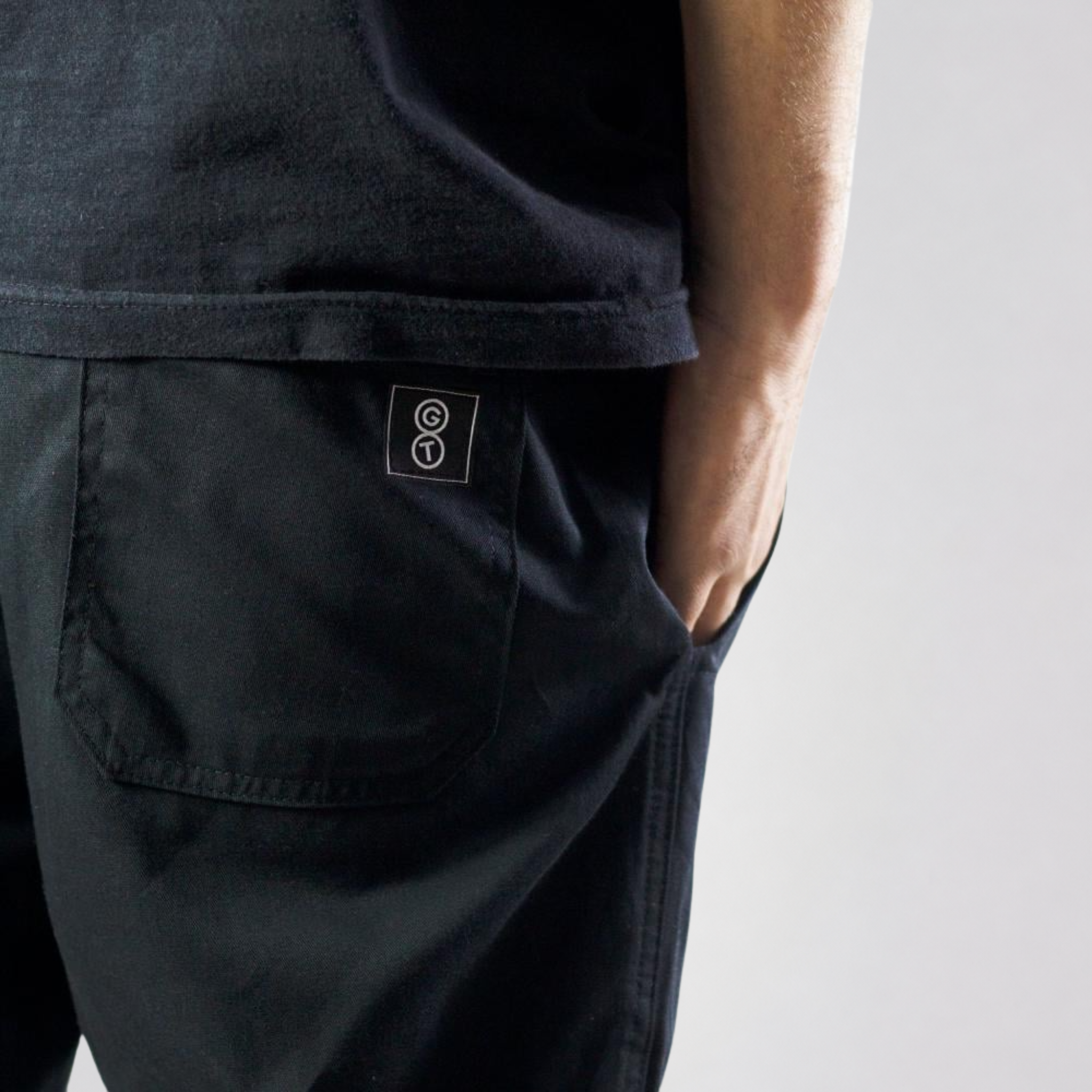 CALÇA SARJA BÁSICA RETA PREMIUM