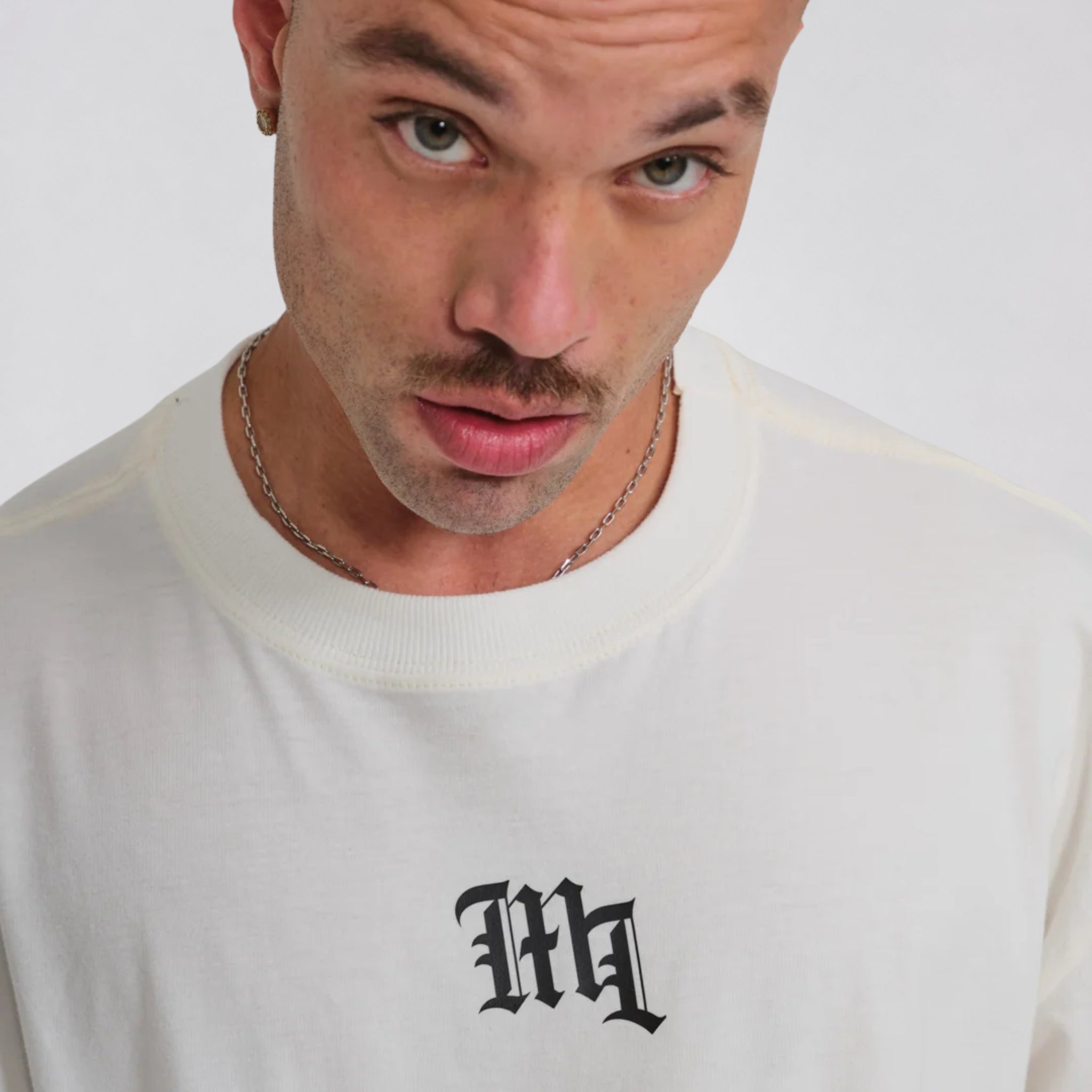 Camiseta Box Oversized Monte Leste Tomb Off White