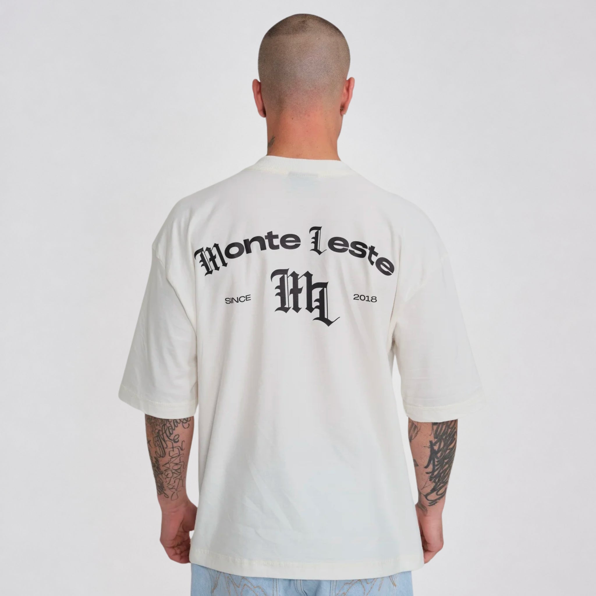 Camiseta Box Oversized Monte Leste Tomb Off White