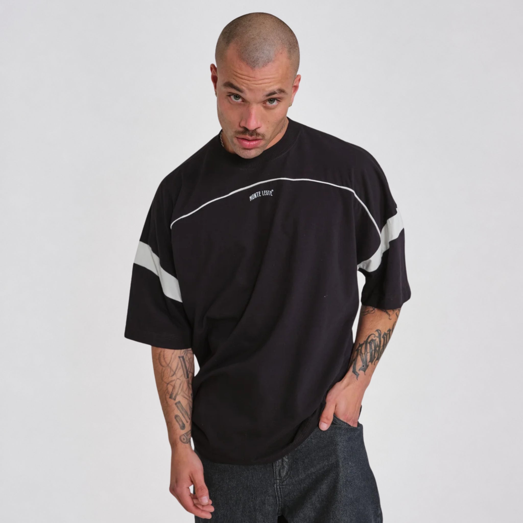 Camiseta Oversized Monte Leste Sleeve High Preta