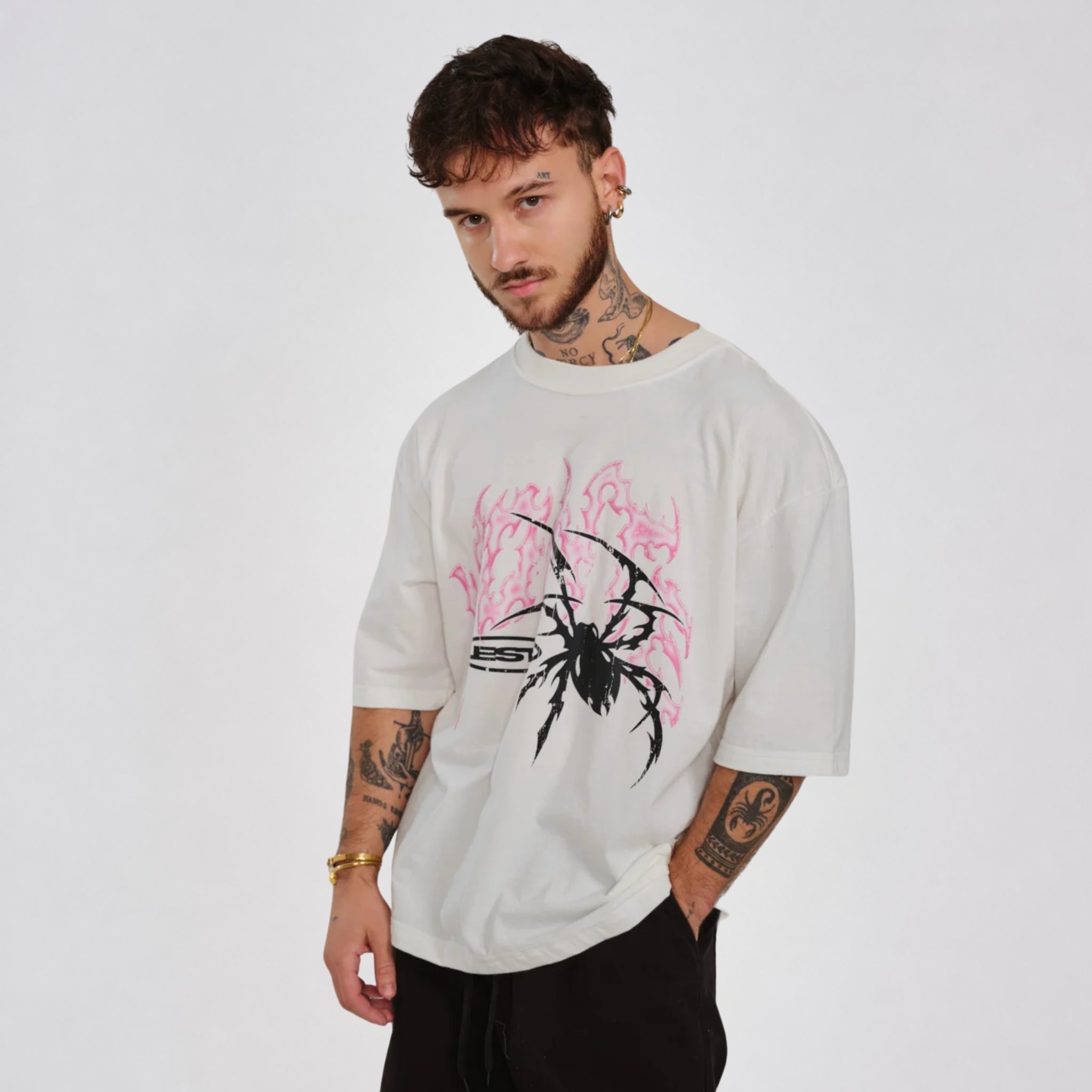 Camiseta Box Oversized Monte Leste Viuva Preta