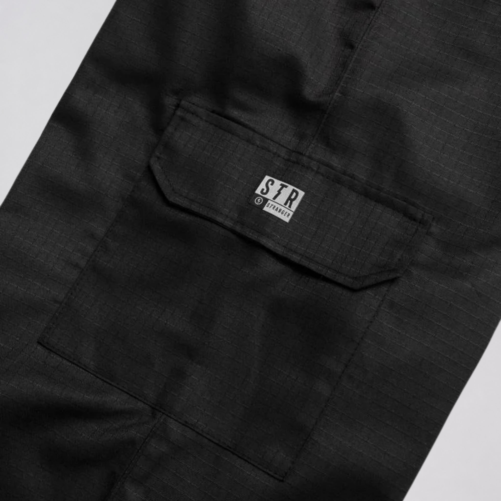 Calça Stranger Rip Stop Cargo Reta Preta