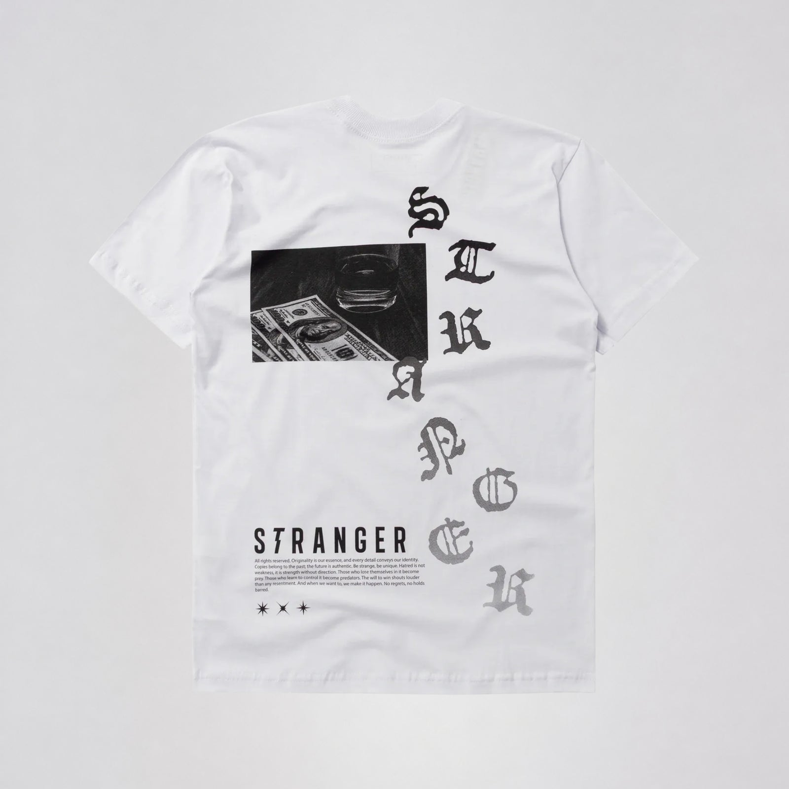 Camiseta Stranger No Scattered Letter Branco