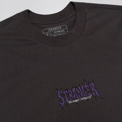 Camiseta Stranger Vertical Spikes Chumbo